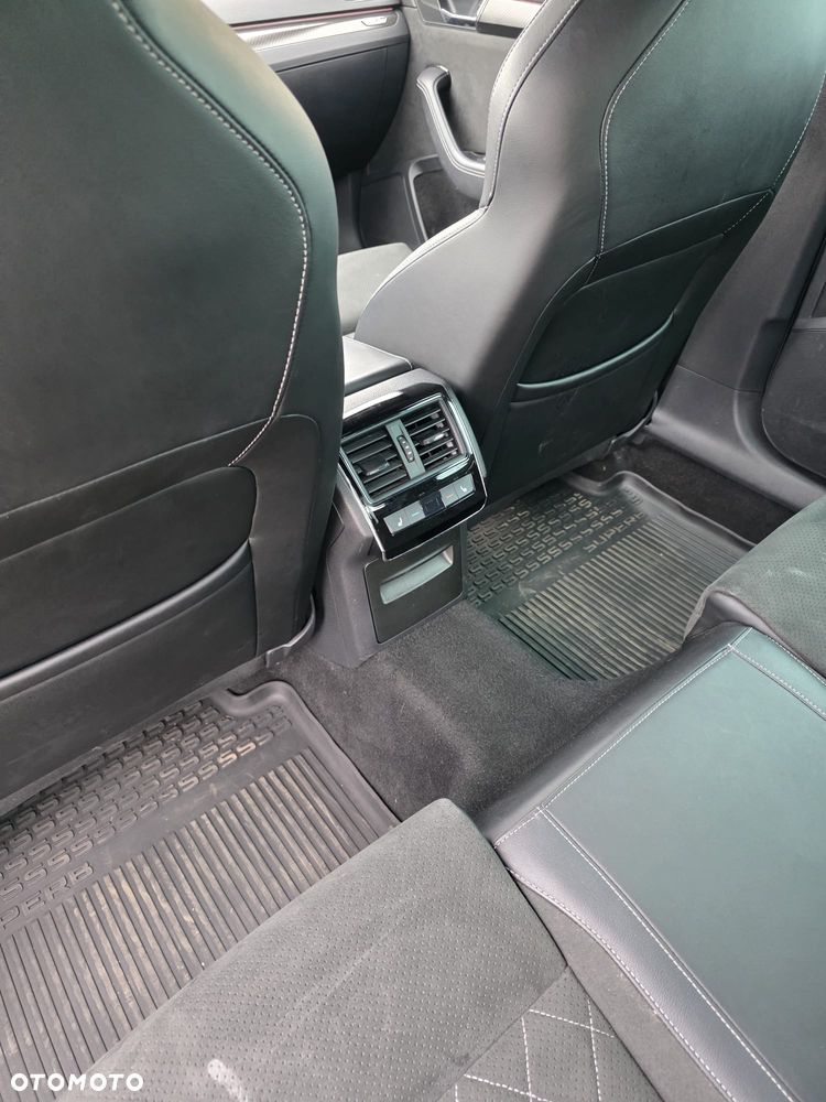 Skoda Superb 2.0 TDI SCR Sportline DSG - 11