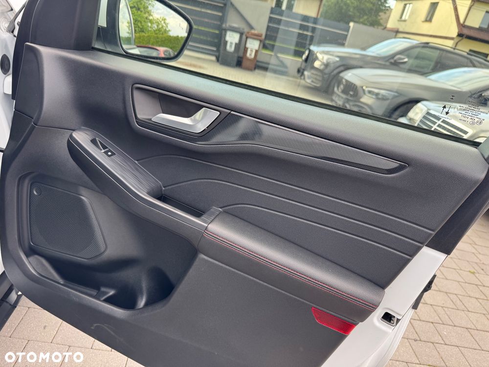 Ford Kuga 2.5 Duratec FHEV 4x4 ST-LINE X - 28