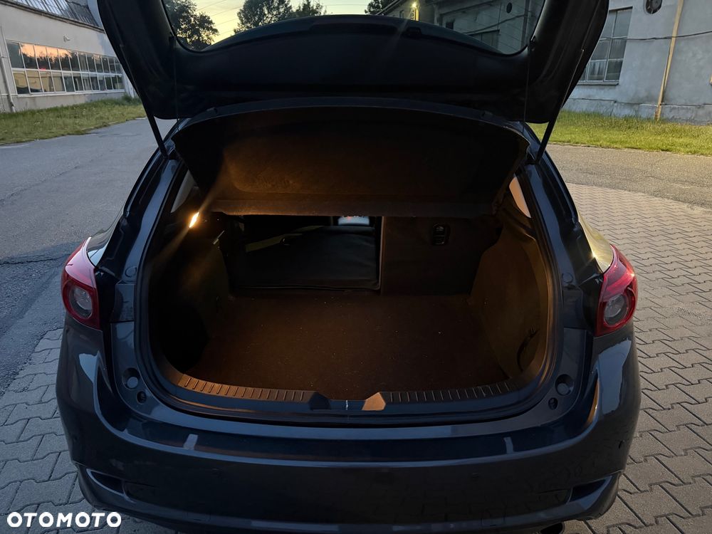 Mazda 3 - 8