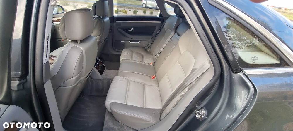 Audi A8 - 12