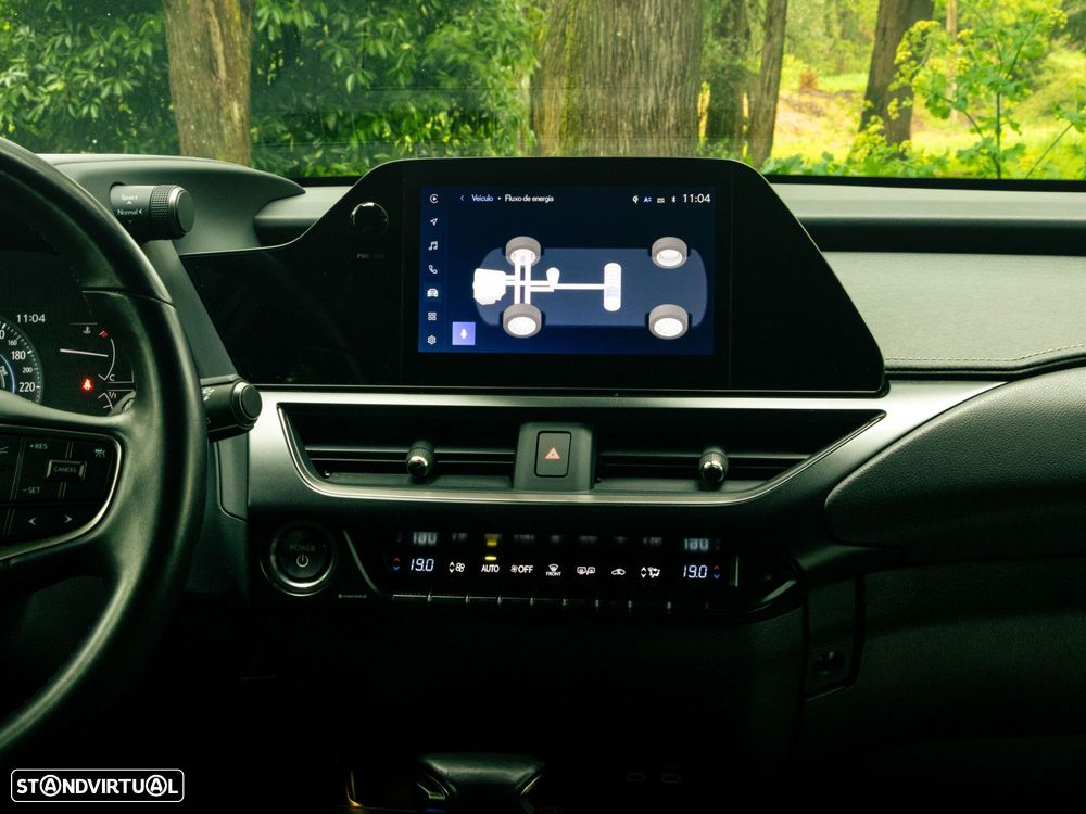 Lexus UX 250h Sport - 11