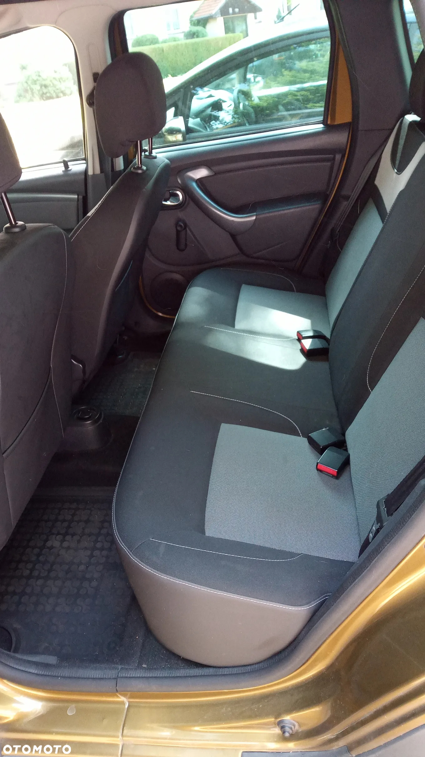 Dacia Duster 1.6 SCe Urban Explorer S&S - 9