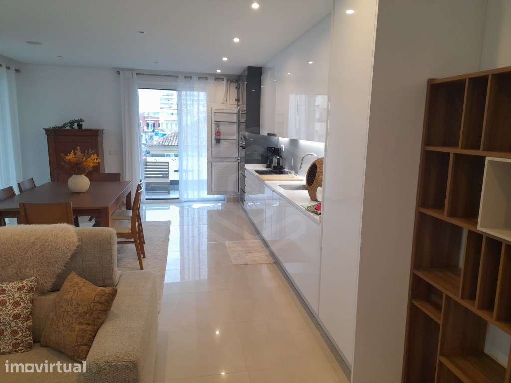 Apartamento T2 com duas varandas, centro, Faro, Algarve - Grande imagem: 3/27