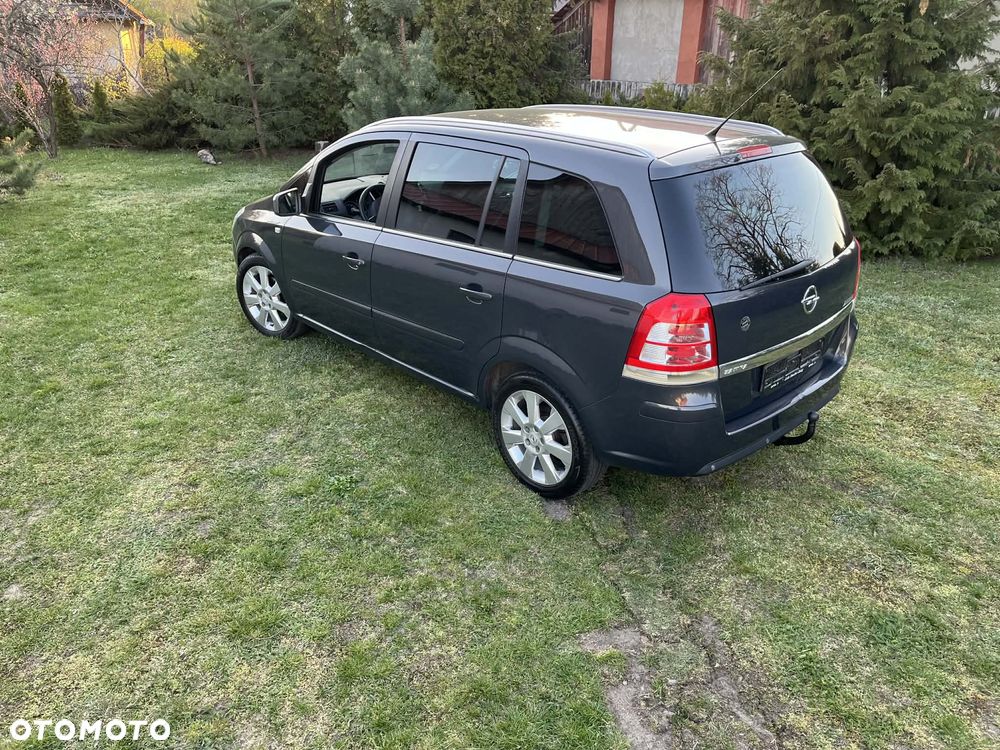 Opel Zafira 1.8 Cosmo - 32