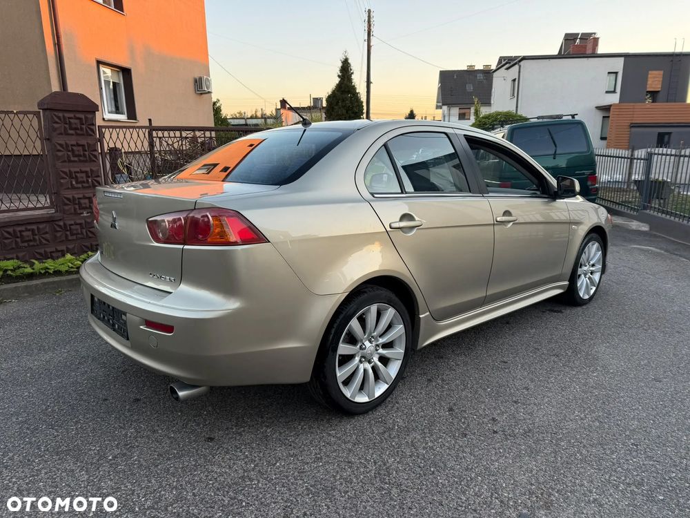 Mitsubishi Lancer 1.8 Intense - 9