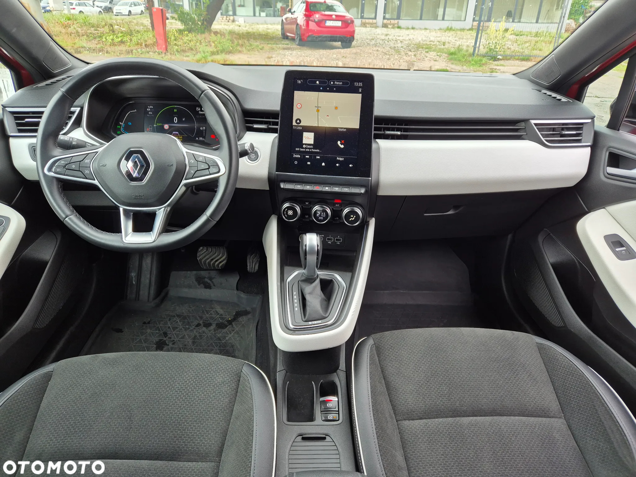 Renault Clio 1.6 E-TECH Intens - 24