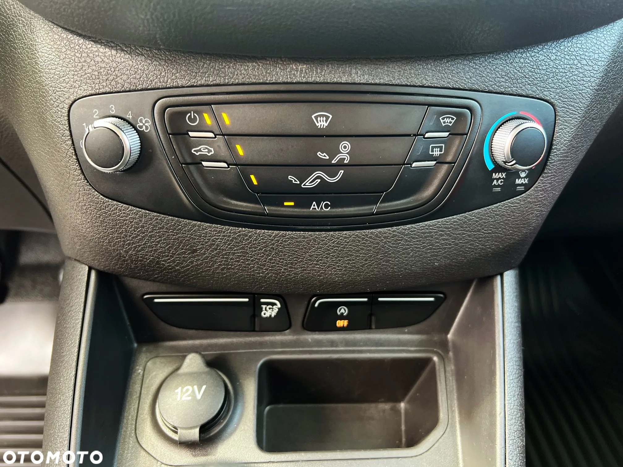 Ford Transit Courier Chłodnia/Izoterma 2021/2020 Salon PL, Jeden Właściciel - 17