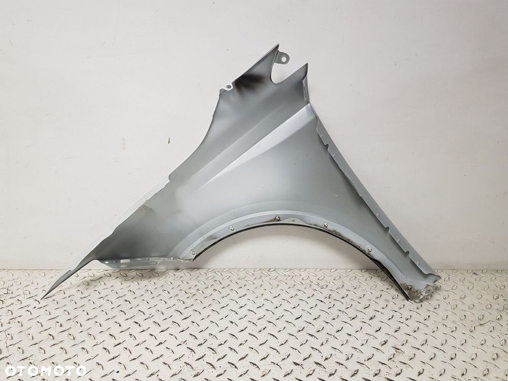 BARDZO ŁADNY W KOLOR BŁOTNIK PRAWY PRZEDNI LISTWA SEAT ARONA  6F9 17-25 6F9821106 - 6
