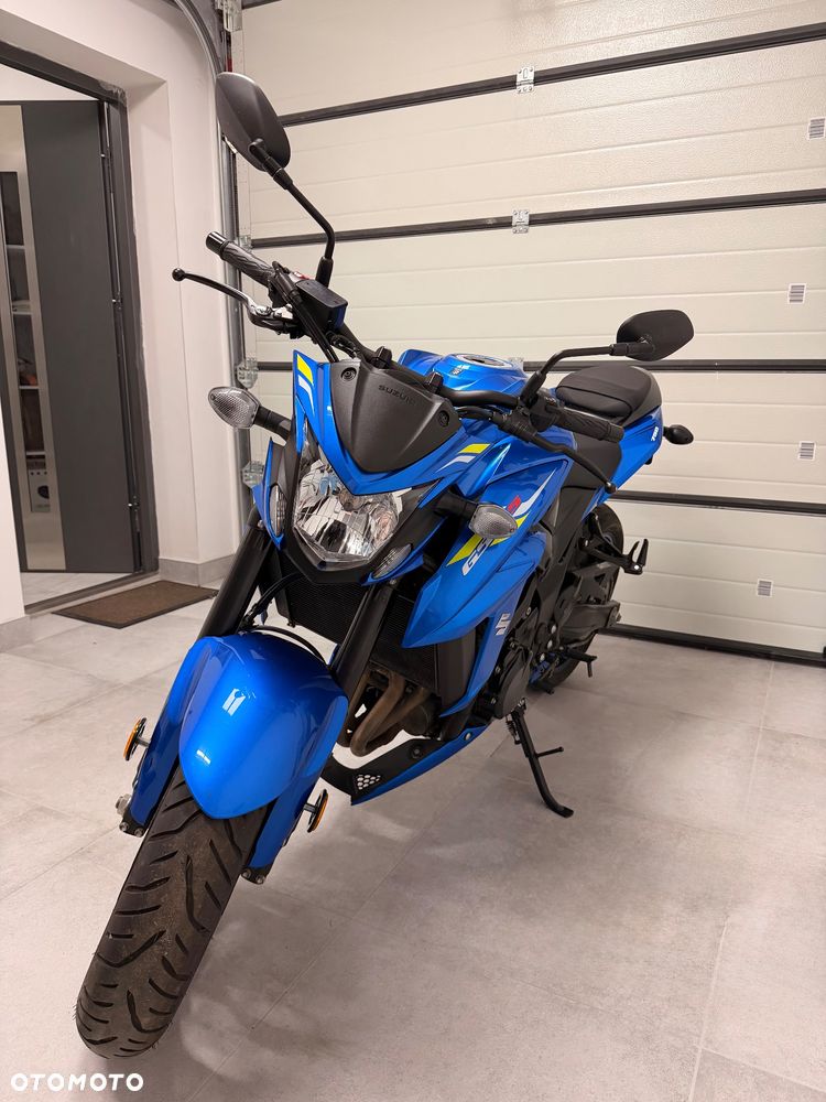 Suzuki GSX - 7