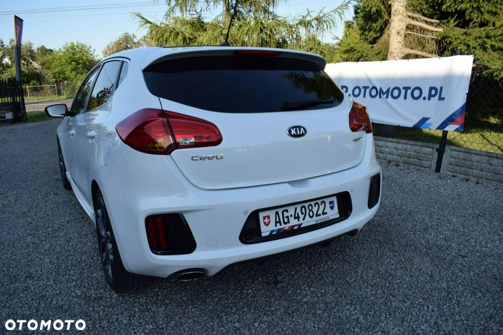 Kia Ceed - 4