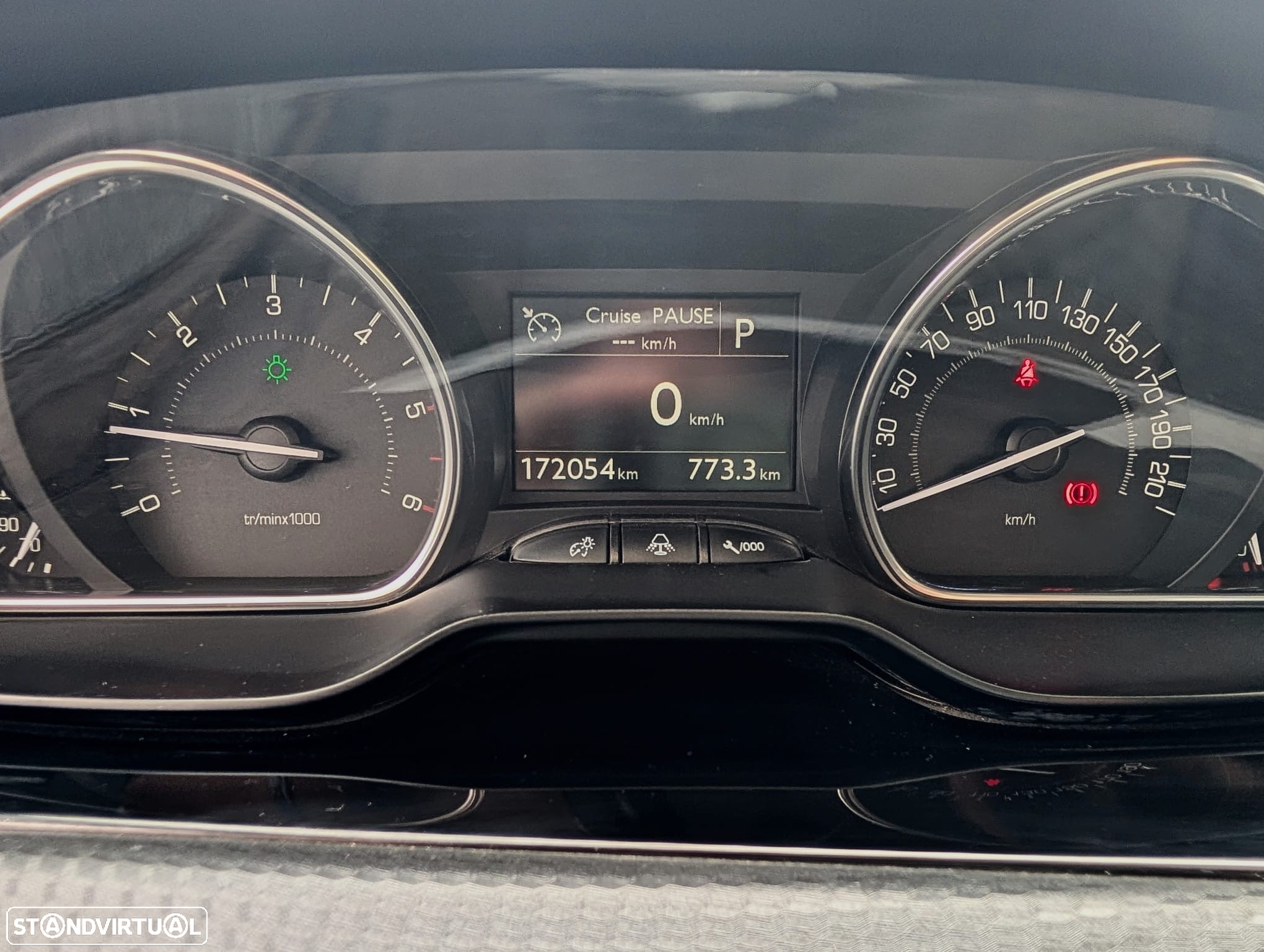 Peugeot 2008 1.5 BlueHDi Allure EAT6 - 13