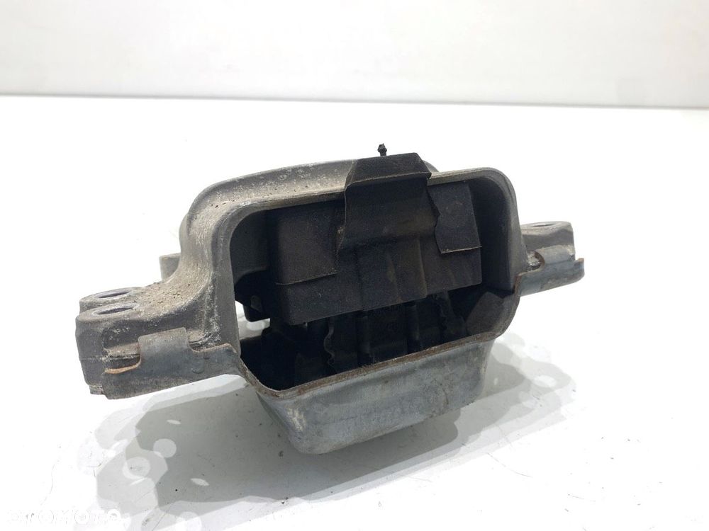 PODUSZKA SILNIKA LEWY  VW SHARAN (7N1, 7N2) 2010 - 2022 2.0 TDI 130 kW [177 KM] olej napędowy 2013 - 1