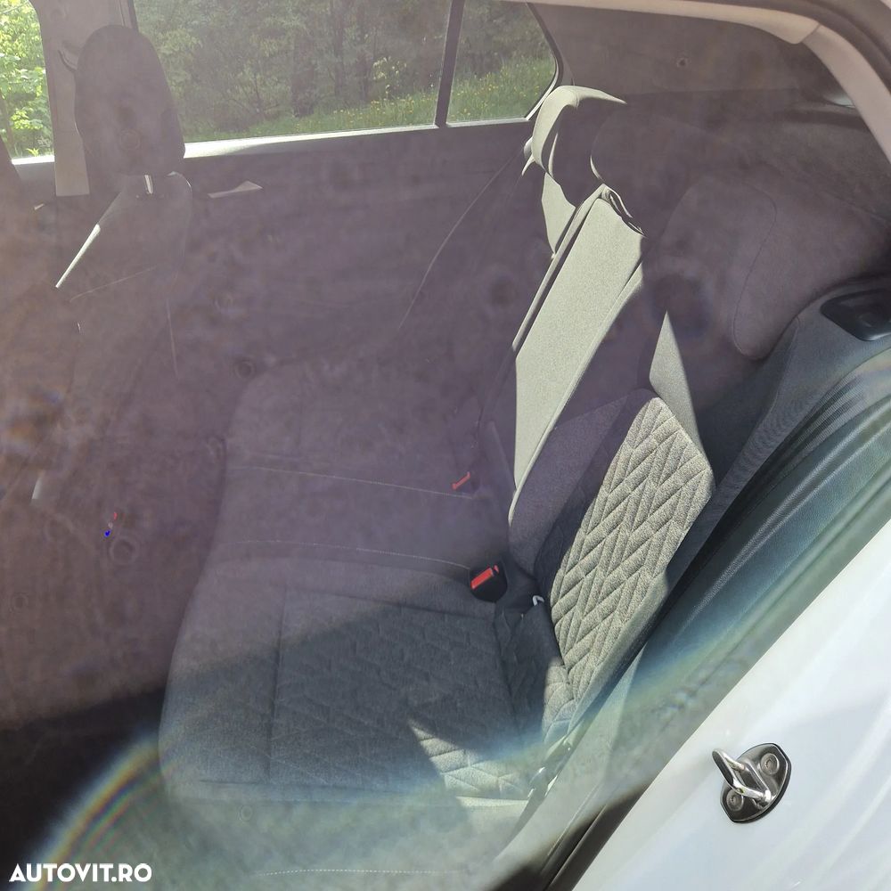 Volkswagen Golf - 9