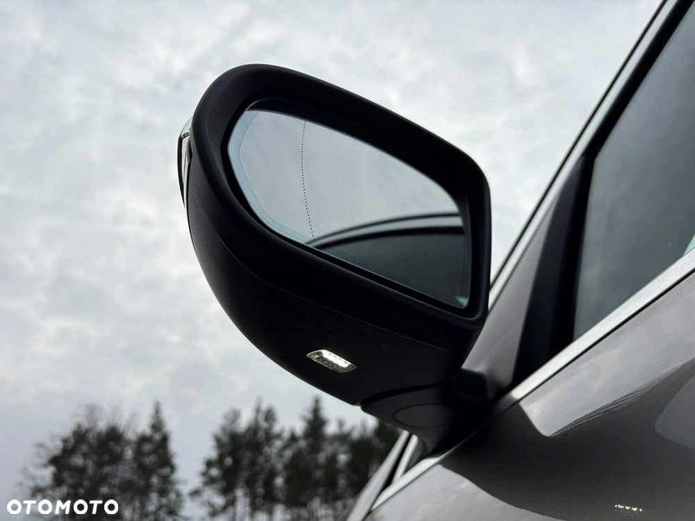 Mercedes-Benz GLC - 36