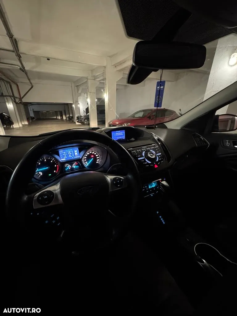 Ford Kuga 2.0 TDCi 4WD Powershift Titanium - 10