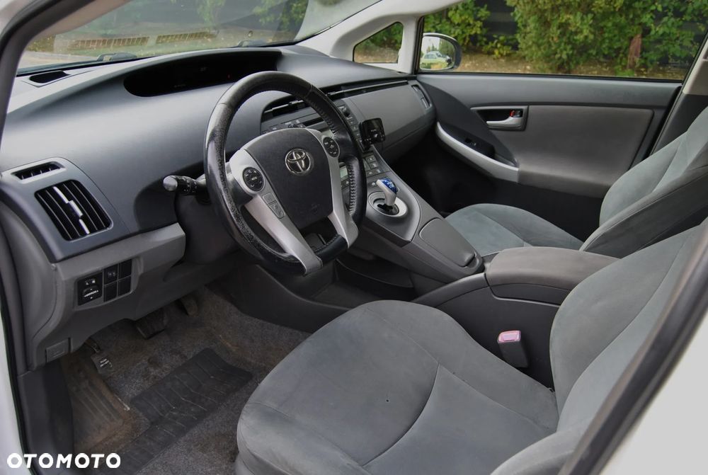 Toyota Prius - 5