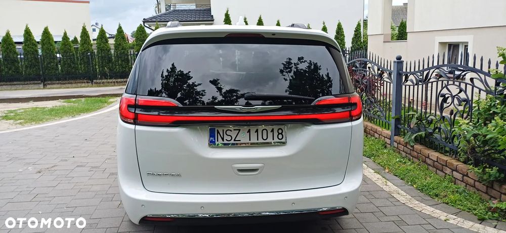 Chrysler Pacifica - 5