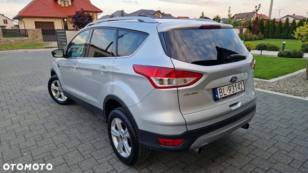 Ford Kuga 1.6 EcoBoost 2x4 Titanium - 3