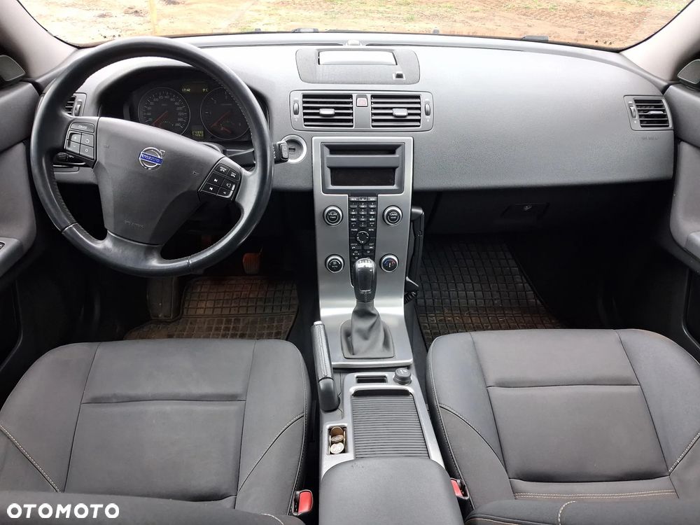 Volvo V50 2.0D Momentum - 9