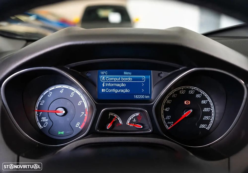Ford Focus 2.0 EcoBoost ST c/ Pack Pele Desportiva - 35