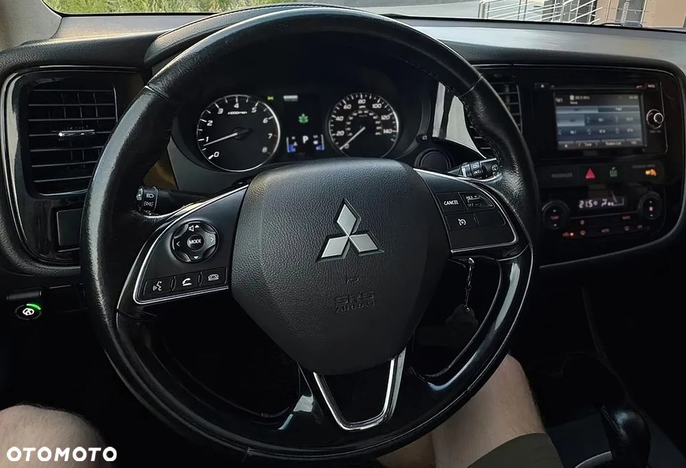 Mitsubishi Outlander - 8