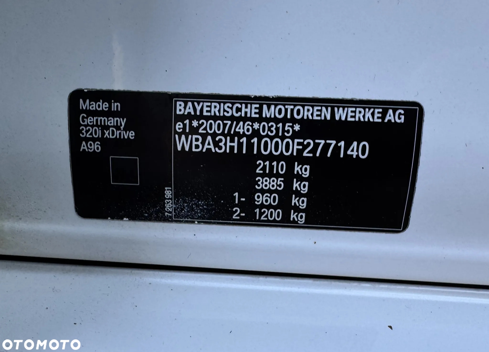 BMW Seria 3 320i Touring xDrive - 38