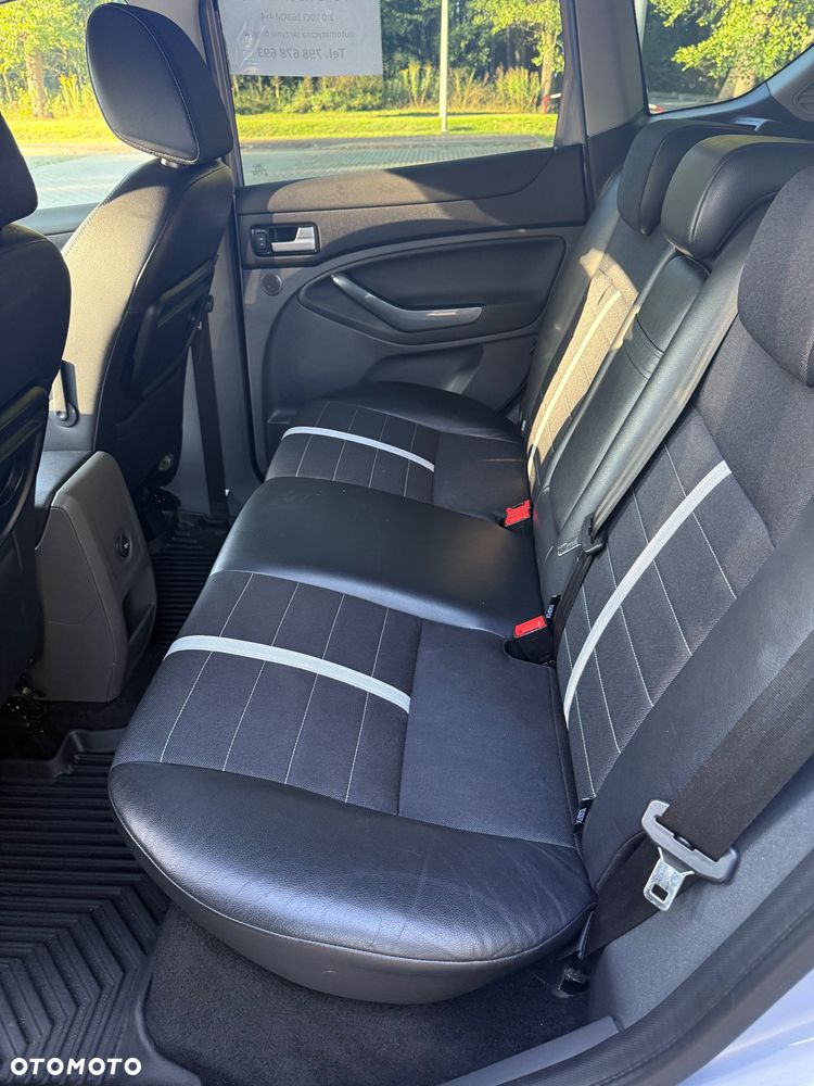 Ford Kuga 2.0 TDCi 4WD Titanium - 12