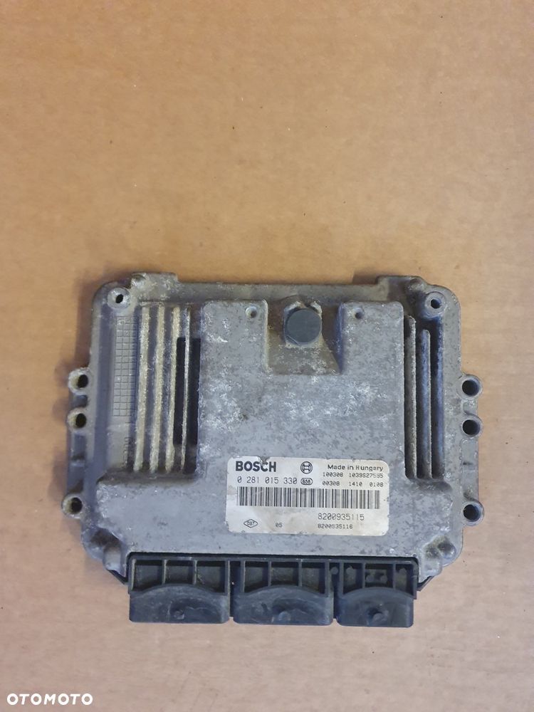 KOMPUTER STEROWNIK SILNIKA TRAFIC VIVARO 2.0 DCI 0281015330