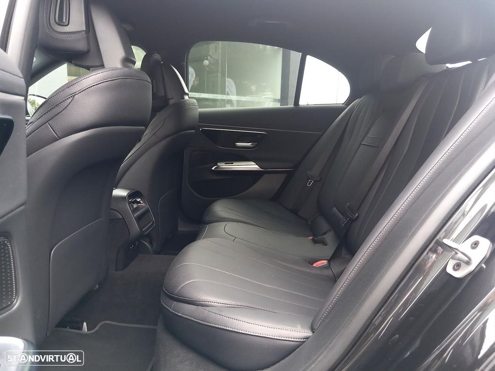 Mercedes-Benz E 220 d Avantgarde - 17