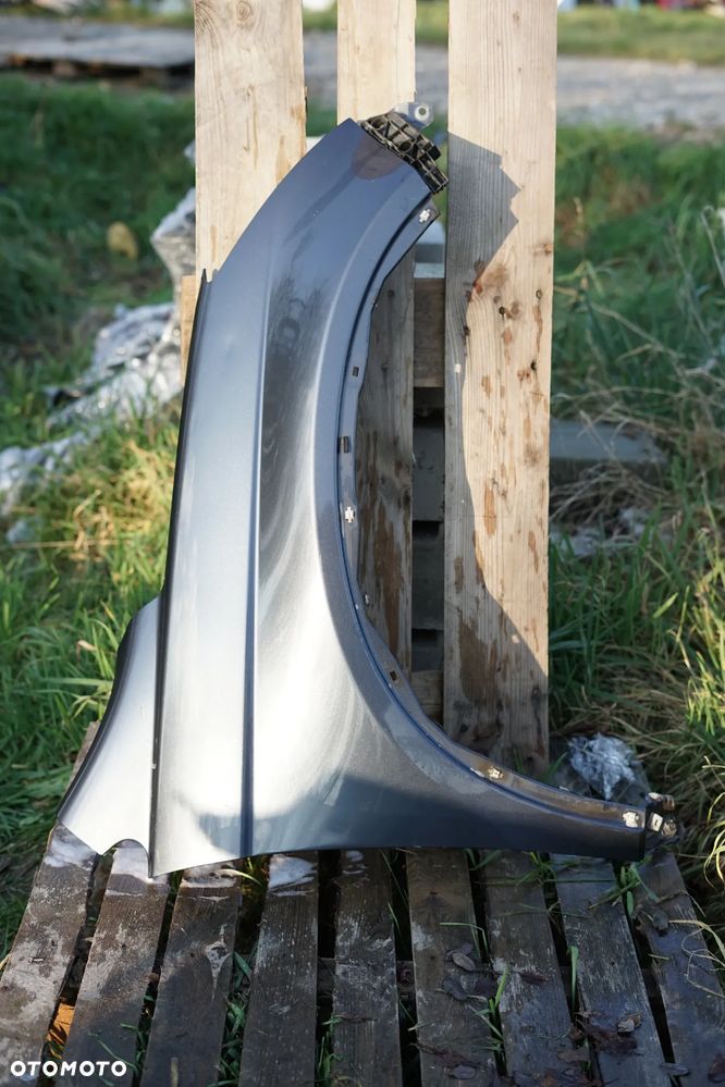 Błotnik przód prawy Honda CR-V III NH684P - 1