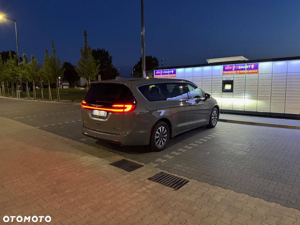 Chrysler Pacifica - 7