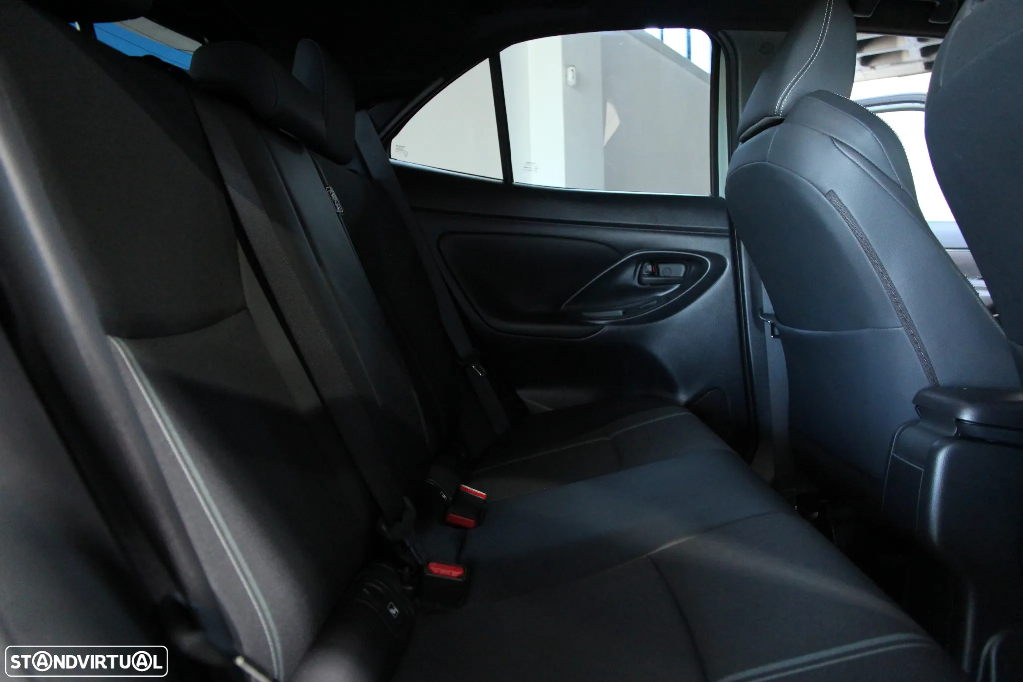 Toyota Yaris Cross 1.5 HDF Luxury - 32