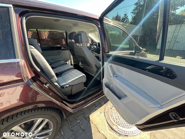 Volkswagen Touran - 8
