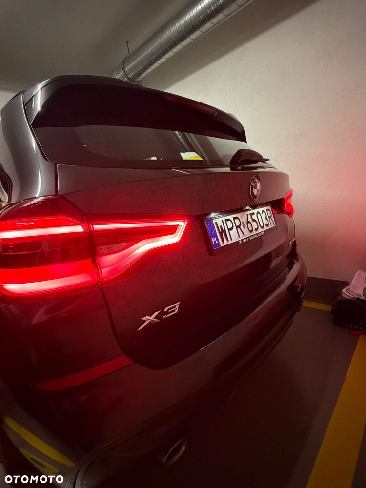 BMW X3 xDrive20i mHEV - 24