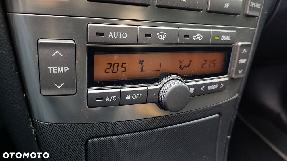 Toyota Avensis 1.8 VVT-i Executive - 12