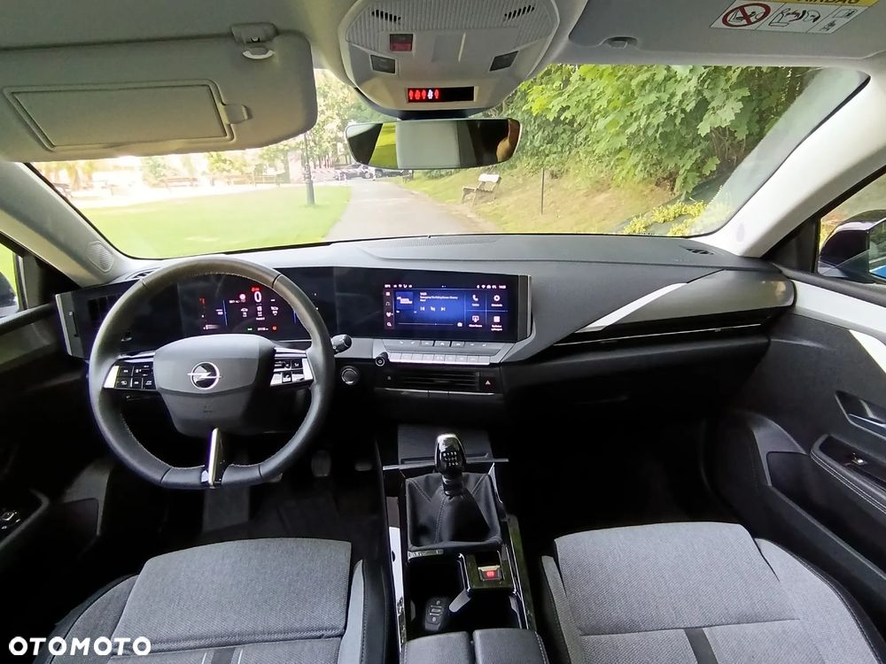 Opel Astra 1.2 T Business Elegance S&S - 24