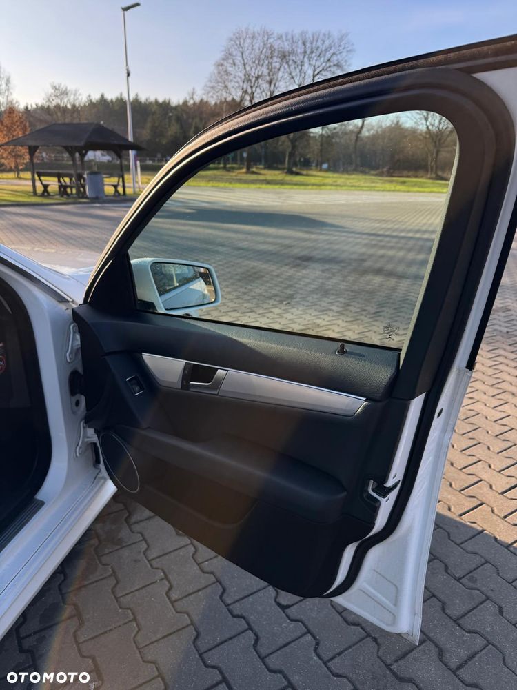 Mercedes-Benz Klasa C 220 CDI DPF (BlueEFFICIENCY) - 11