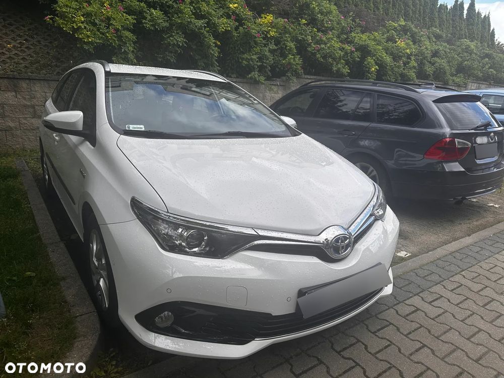 Toyota Auris Hybrid 135 Premium - 1