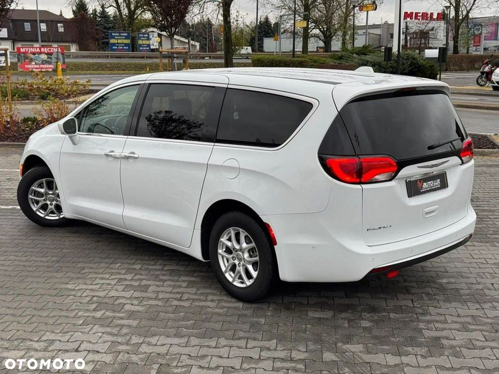 Chrysler Pacifica - 3
