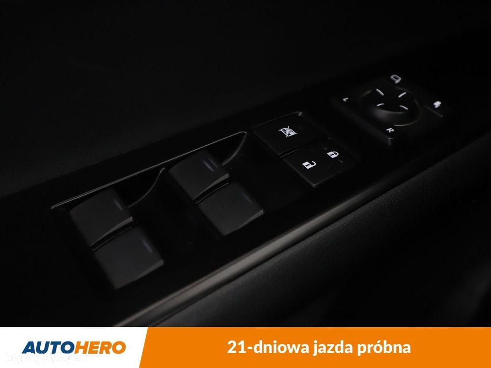 Lexus UX - 35