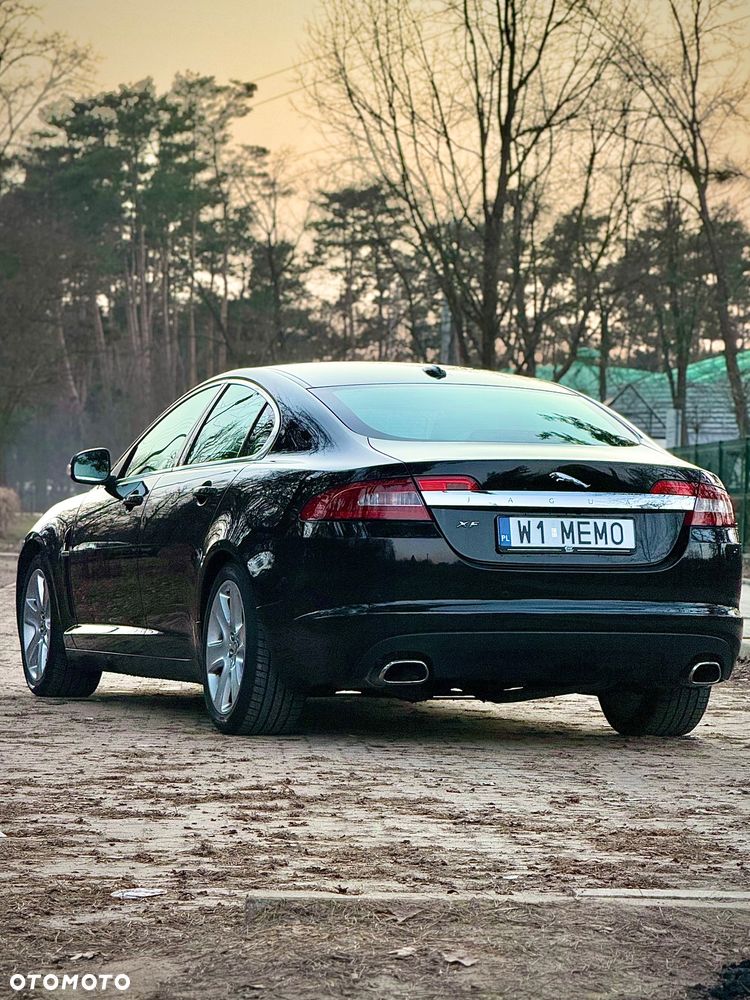 Jaguar XF 2.7 V6 D Luxury - 2