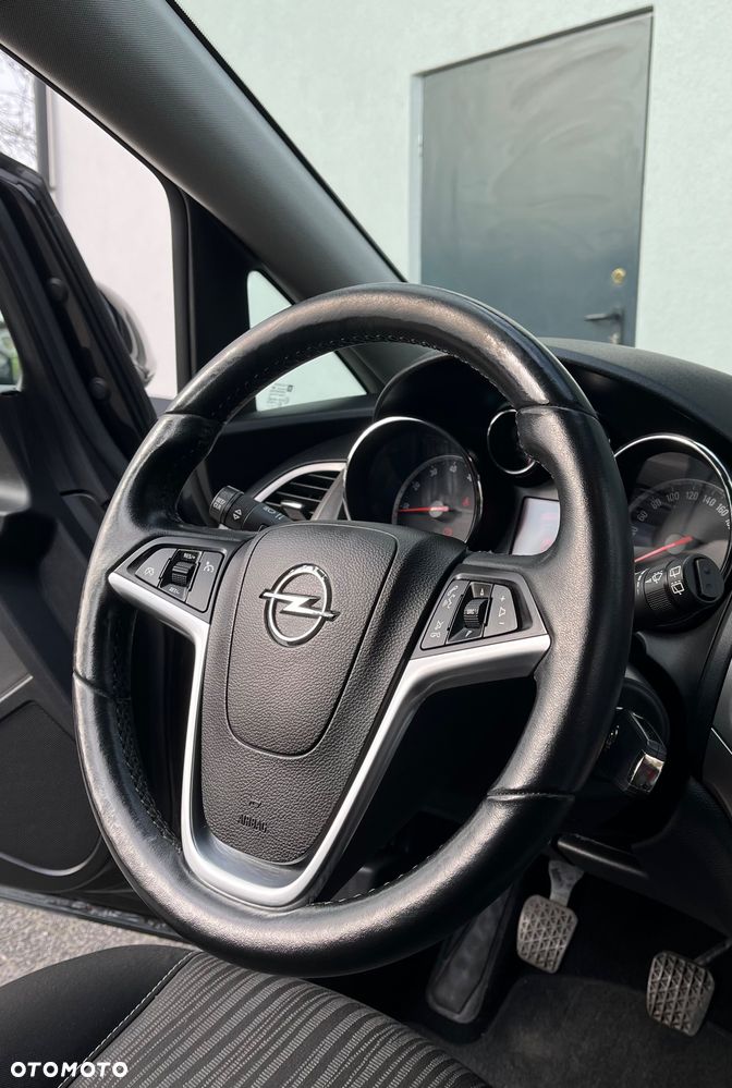 Opel Astra 1.4 T Cosmo EU6 - 10