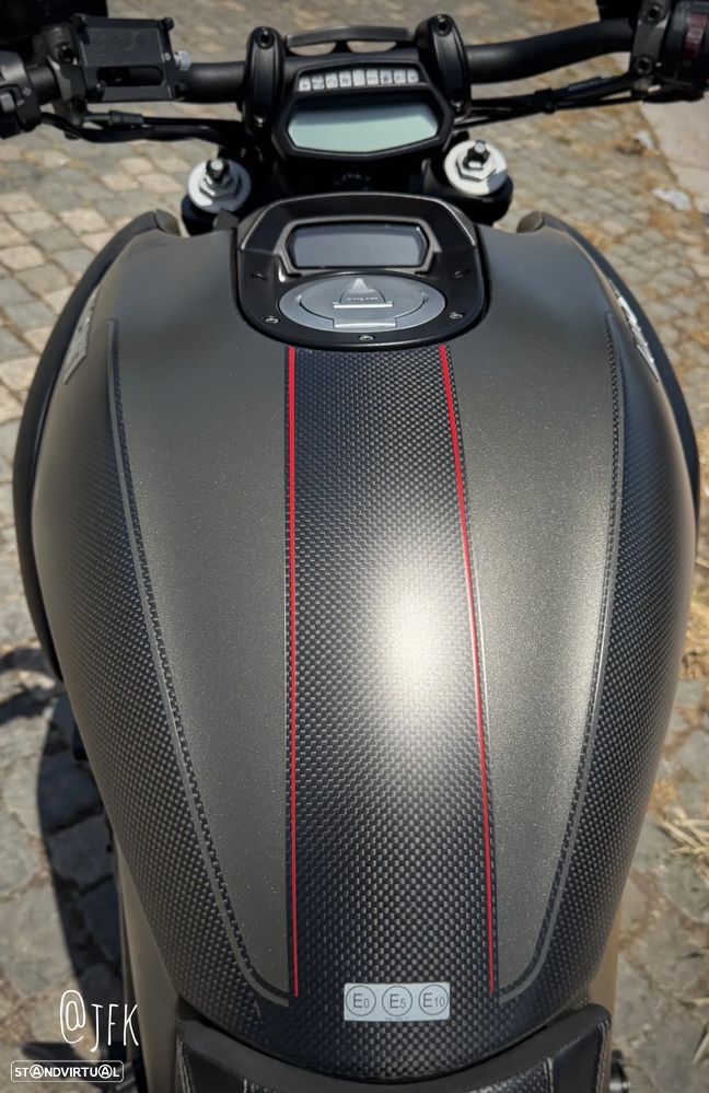 Ducati Diavel Carbon Edition - 6