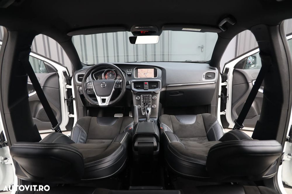 Volvo V40 D3 Geartronic RDesign - 13