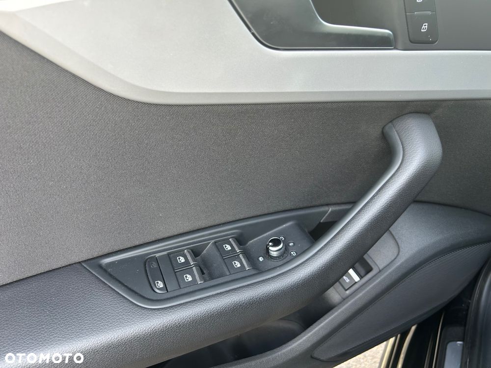 Audi A4 Limousine 35 TFSI mHEV Advanced S tronic - 29