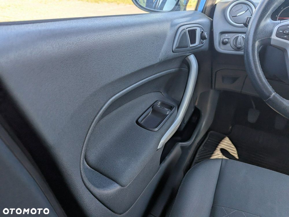 Ford Fiesta - 21