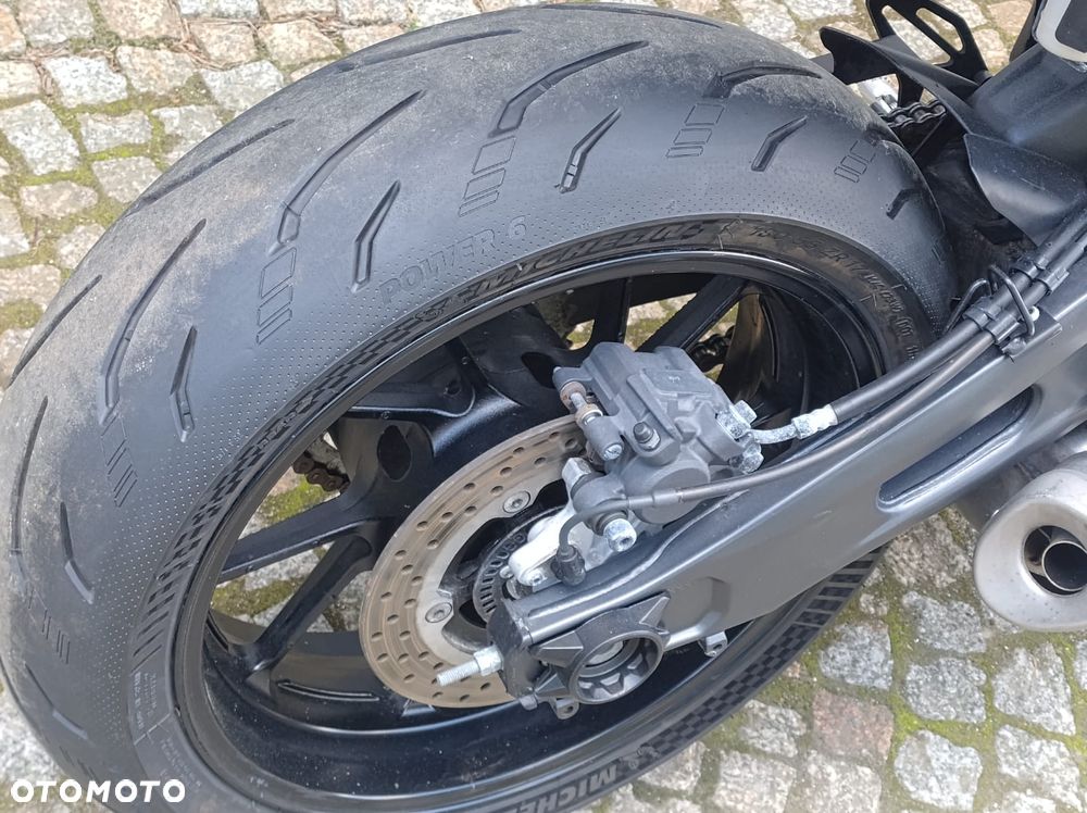 Yamaha R7 - 16