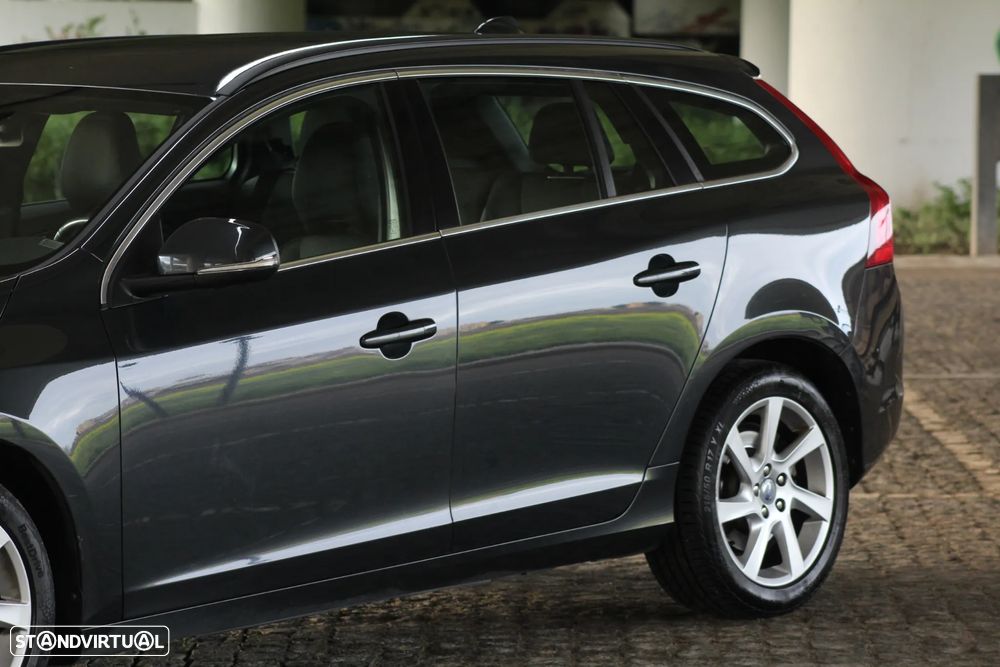 Volvo V60 1.6 D2 Momentum Eco Powershift - 18