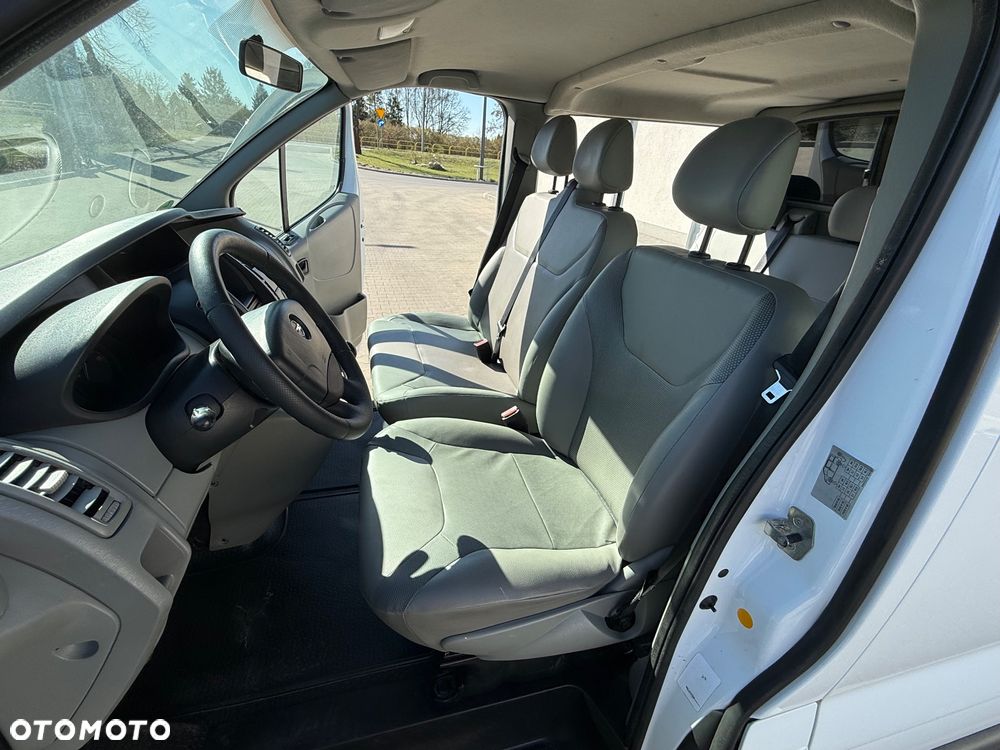 Opel Vivaro - 10