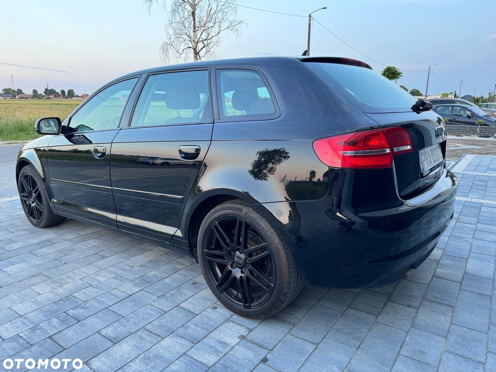 Audi A3 1.6 TDI Sportback DPF S tronic Ambition - 4